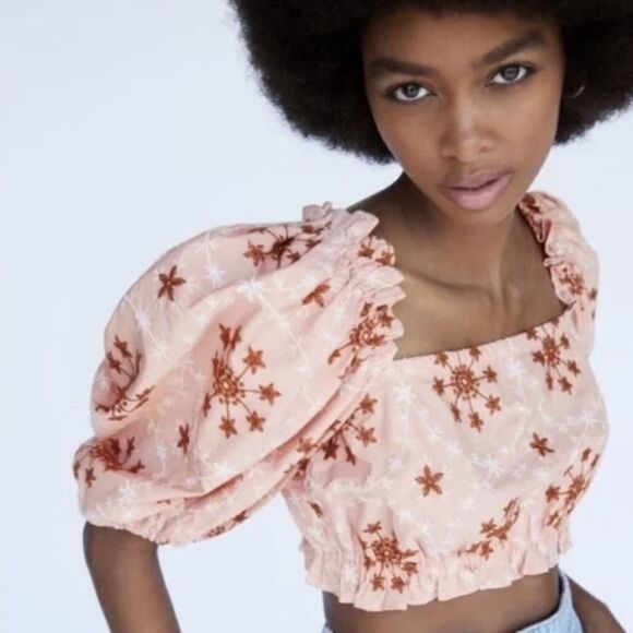 Zara XS Womens Embroidered Cropped Top  Puff Sleeve Floral Coral Peach  - Picture 2 of 15